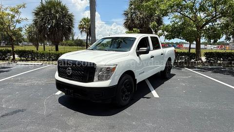 2017 Nissan Titan S Crew Cab 4WD