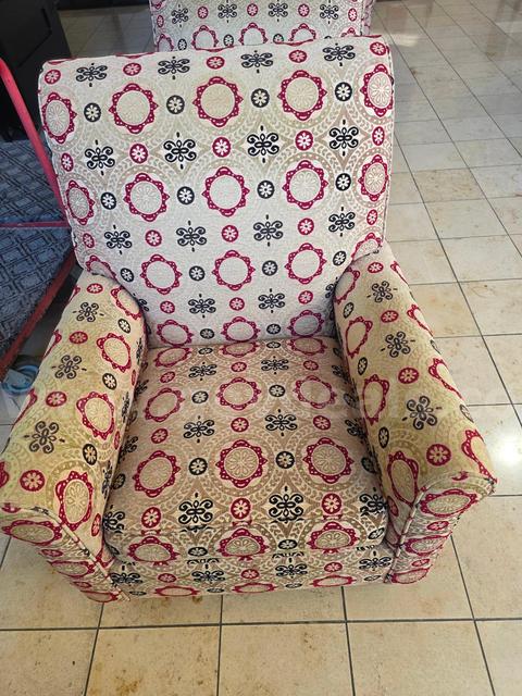 SITTING CHAIRS NO OTTOMAN