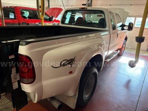 2000 Ford F-350 SD XL SuperCab 4WD DRW