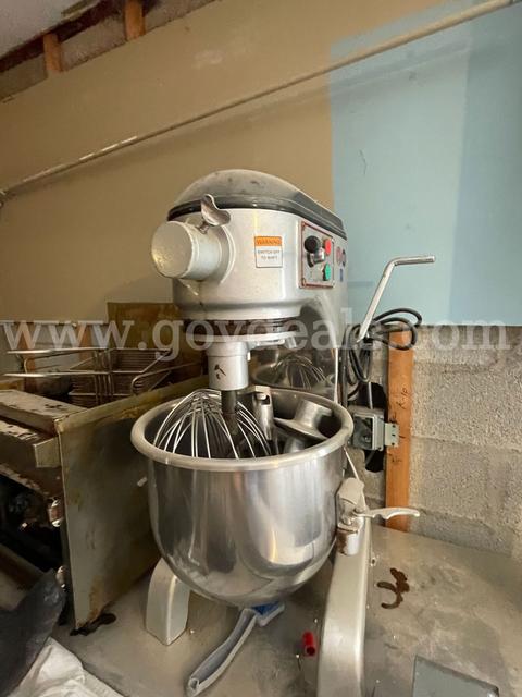 ANVIL Commercial Floor Mixer β Includes Stainless Bowl, Wire Whip & Mixing Attachment β Used / As-Is
