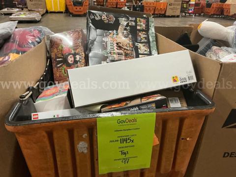 Collectibles: "Toys, Games and Puzzles" (JUL26-1145X)