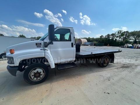 2005 GMC C5500 Flatbed Truck