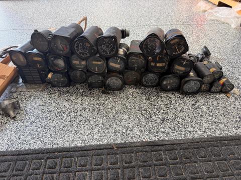 Lot of WW2 warbird miscellaneous airplane / aircraft parts. Mustang, Corsair