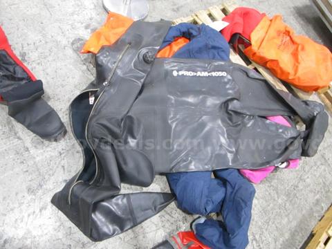 6 Water Suits (H)