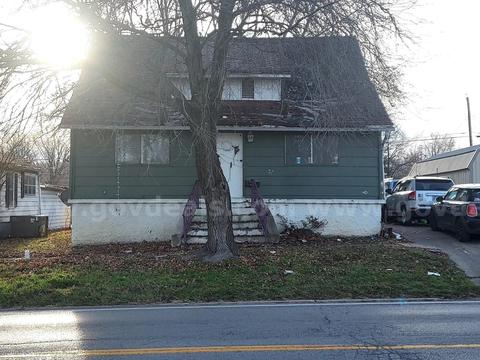 Single Family House in ELDORADO, IL