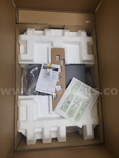 LOT 2x APC by Schneider Electric Smart-UPS SMTL3KR2C-NB 3000VA 120V Rackmount UP
