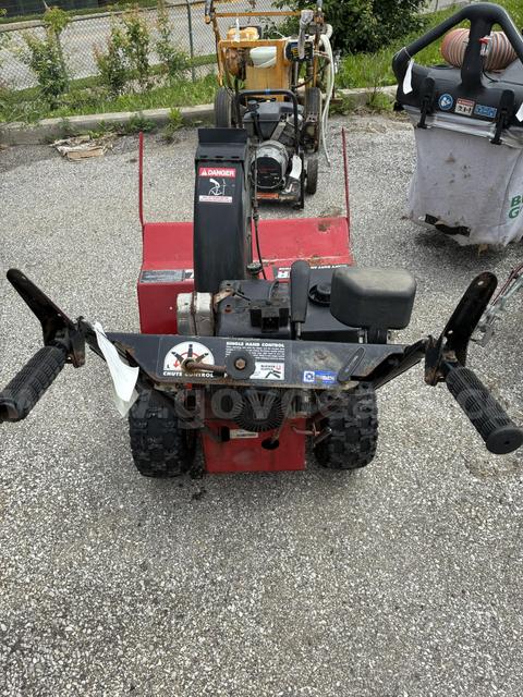 SNOW BLOWER