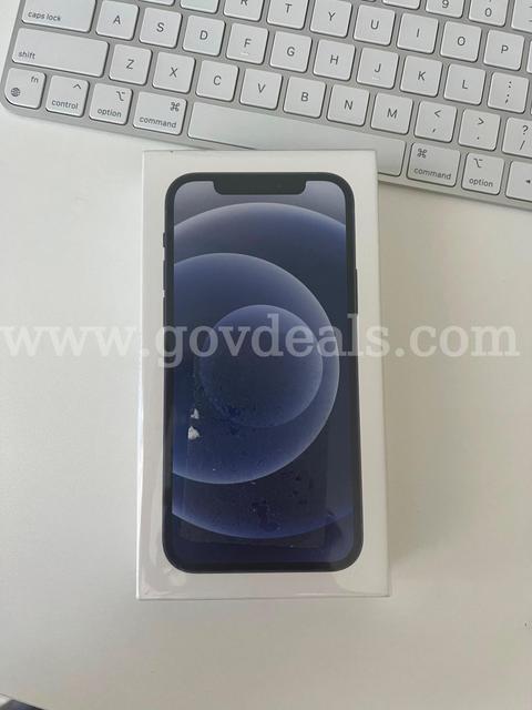 SEALED!! IN-BOX!! UNLOCKED!! Apple iPhone 12 - 64GB - Black