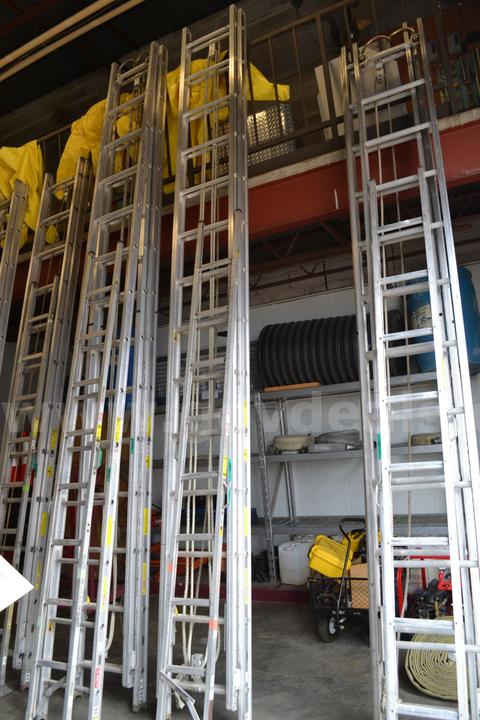 LOT TO INCLUDE ALCO LITE 10' FOLDING ATTIC LADDER, AND A 28' 2-SECTION EXTENSION LADDER