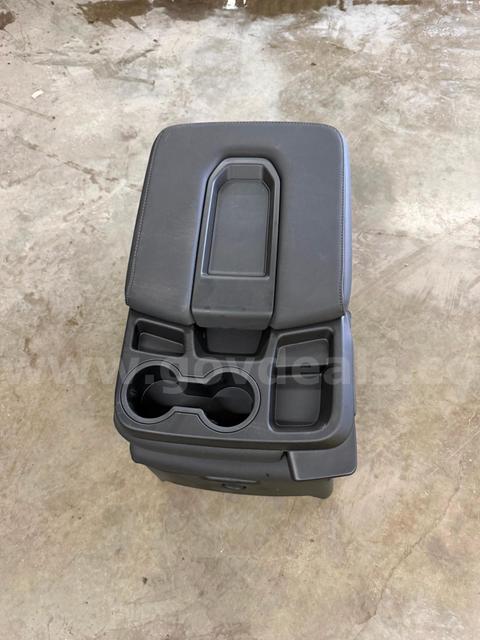 2025 Chevy Silverado Center seat/console