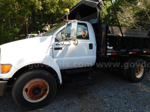 2004 Ford F-750