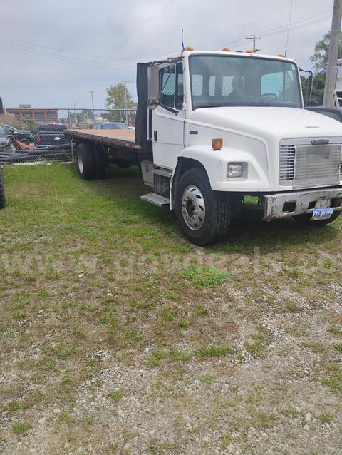 1998 FREIGHTLINER 24' FLATBED TRUCK