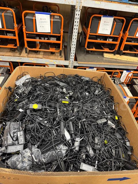 2 Pallets Qty 4000 Blue Tip L25296 HP AC-adapters 45 Watt 19.5V