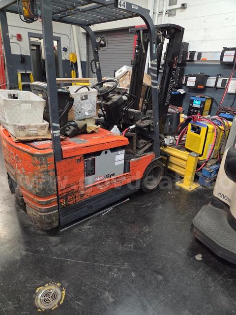 Lot of 6 Forklifts