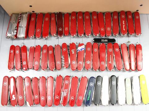Approximately 10 lbs. Assorted Victorinox/Swiss Army Knives, #35607