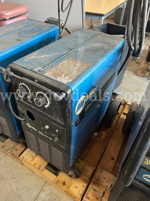Miller Millermatic 250 CV DC Welding Power Source/Wire Feeder