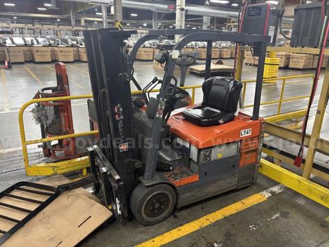 LOT of 5 Forklifts