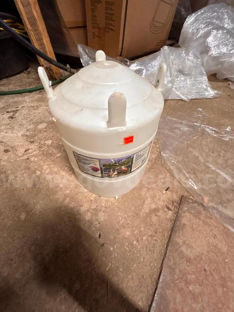 Lot of 3 Gallon Poultry & Game Bird Waterer (Qty 14)