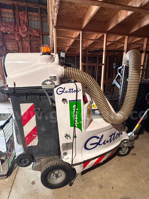 Glutton Sidewalk Vacuum