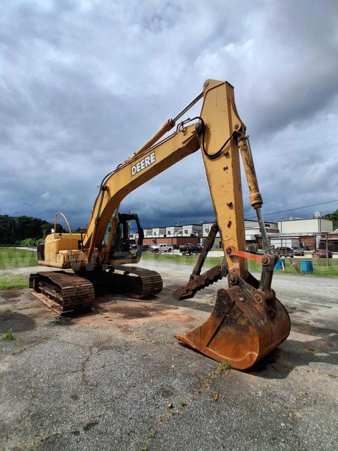John Deere 200lc excavator