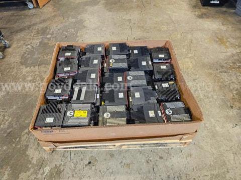 Lot of 100 Motorola XTL2500 900 MHz Mobile Radio Bricks β Tested