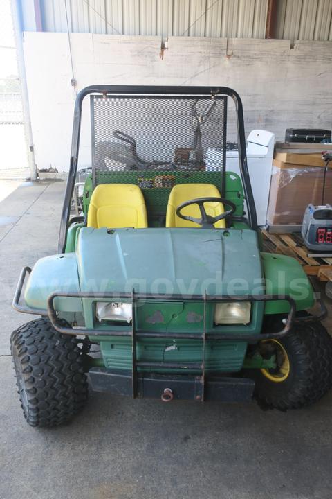 LOT OF (1) JOHN DEERE GATOR 6X4- IN FAIR COSMETIC CONDITION!