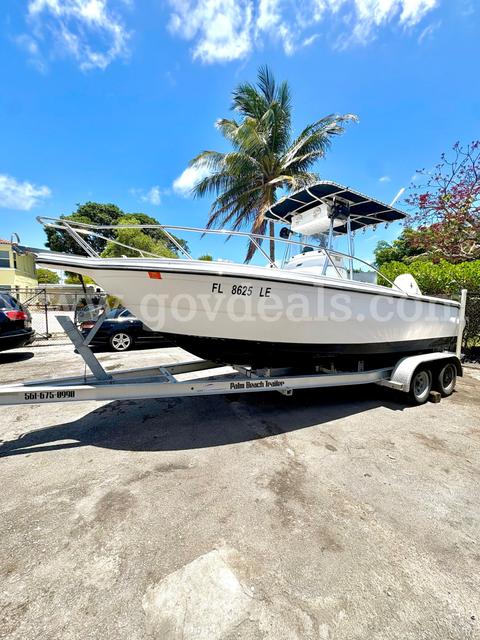 2001 CENTER CONSOLE WITH TRAILER