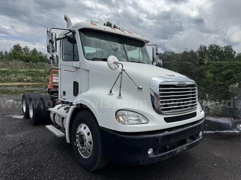 2006 Freightliner Columbia 112 Day Cab