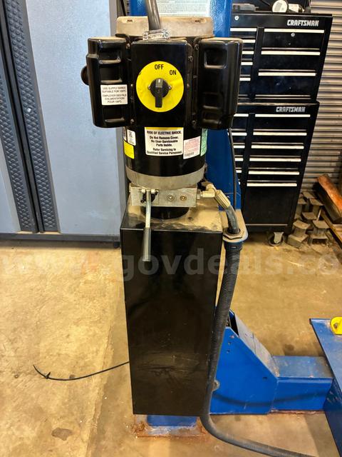 2015 BendPak 27,000 lbs Vehicle Lift