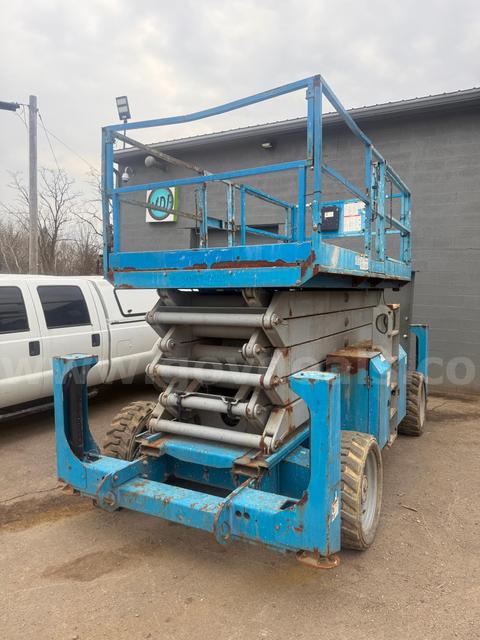 2011 GENIE 5390 4x4 Scissor Lift