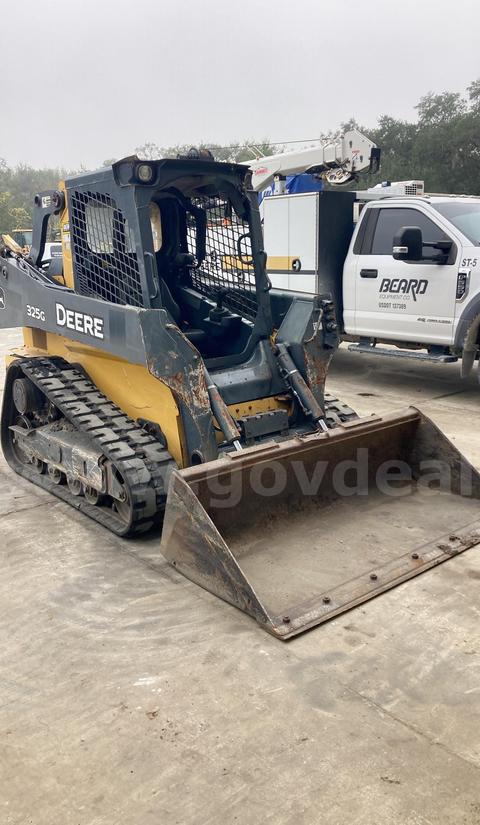 2019 John Deere 325G w 2660hrs