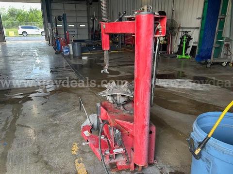 Hoffman 3850 Tire Changer and 980L Tire Balancer
