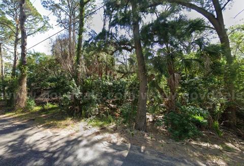 Multi Family Vacant Corner Lot for Sale in City of New Port Richey, FL