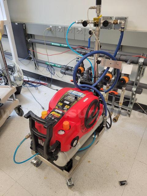 Max Co AKHL1250E PowerLite High Pressure Portable Air Compressor