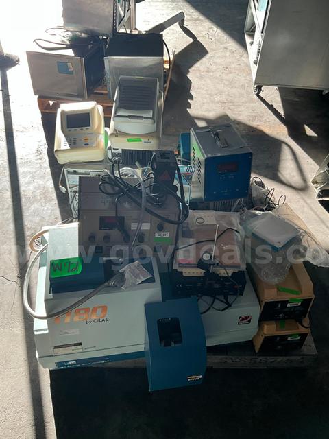 Lab Equipment (15 pcs)