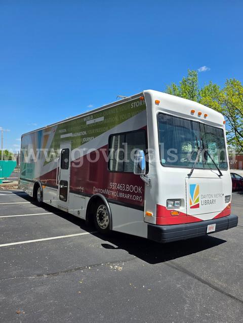 2005 Freightliner X-Line Motorhome