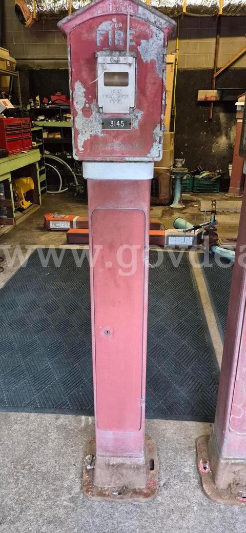 GAMEWELL PEDESTAL BOX