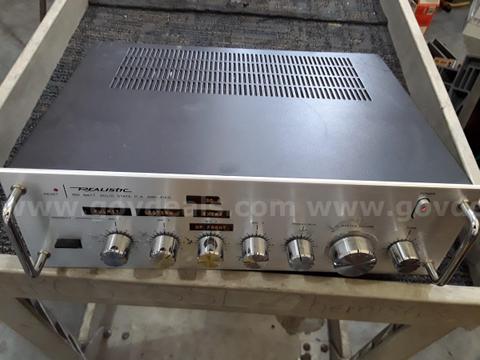 Realistic Amplifier