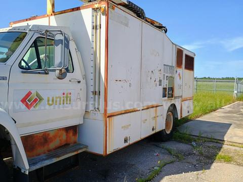 1998 Premier M1245 Deicer Truck