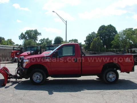 2014 Ford F-250 SD XL 4WD PLOW TRUCK