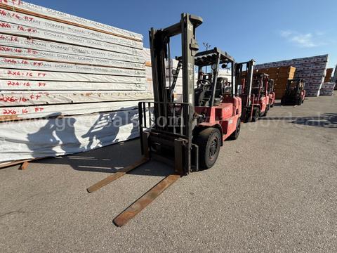 2005 Caterpillar GP40K1 Pneumatic Tire Forklift-Inoperable