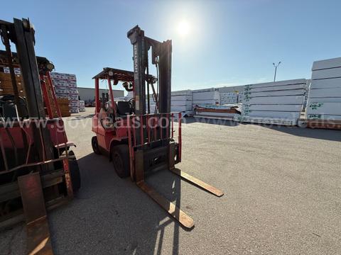 2005 Hyster H80XM Pneumatic Tire Forklift-Inoperable