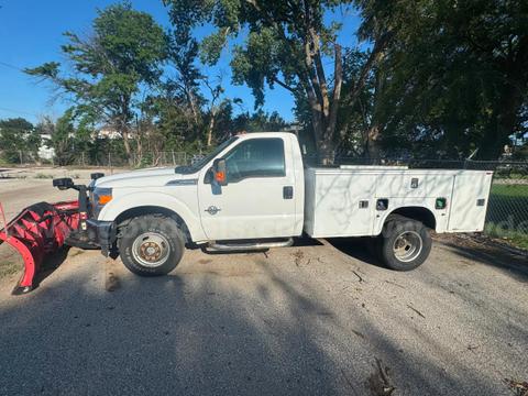 2013 Ford F-350 SD XLT DRW 4WD w/Plow