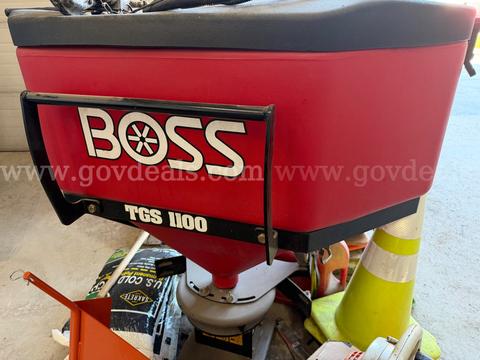 BOSS TGS 1100 salt spreader