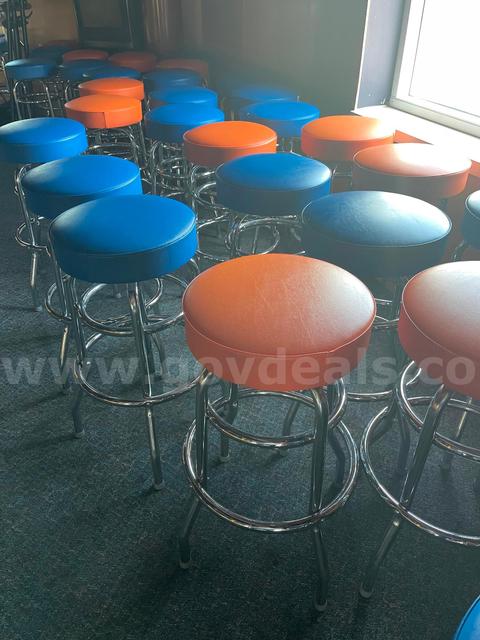 Round bar stools