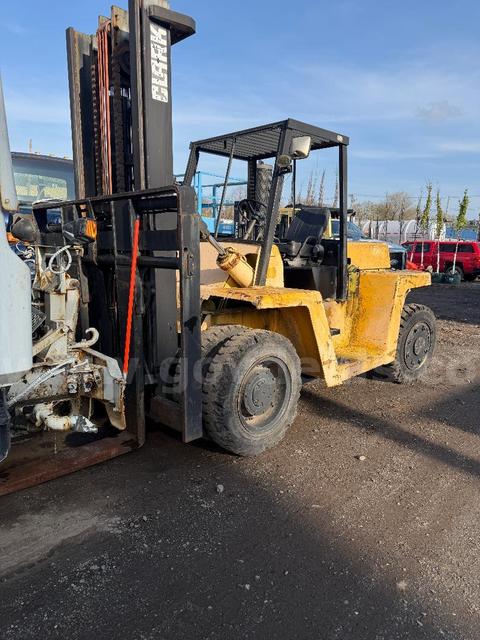 CLARK  18000 LBS CAPACITYHEAVY FORKLIFT
