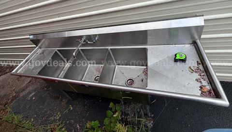 SERV-WARE Commercial Stainless Steel 3 Bay Sink