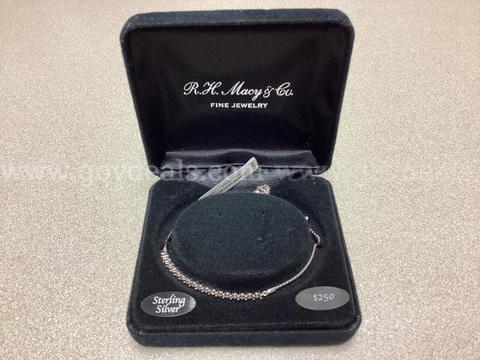 Sterling Silver 1/10CTW Diamond Bracelet ( Retail $250.00 )
