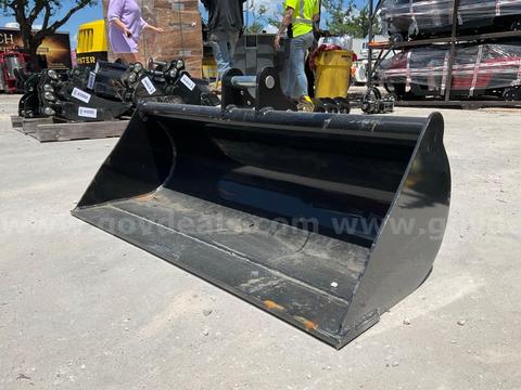 UNUSED MINI BUCKET ATTACHMENT FOR MINI EXCAVATOR, APPROX 32in