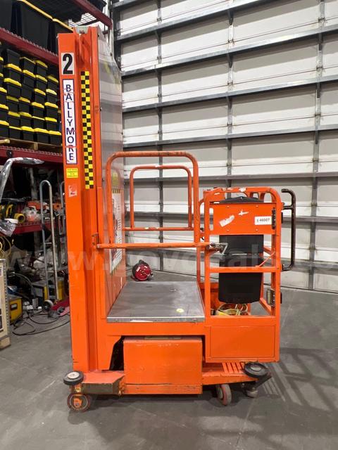 2015 BALLYMORE VERTICAL MAST MAN LIFT, MAX PLATFORM HEIGHT 12FT